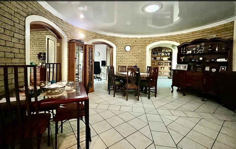 4 Bedroom Property for Sale in Langenhovenpark Free State